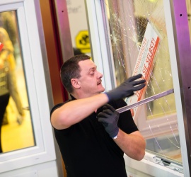 Foto © PELZL Roland Dr. / cityfoto Einbruchschutz - von Haus aus sicher - Plus City