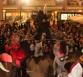Perchtenlauf - Plus City