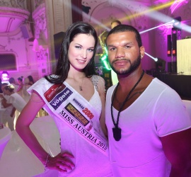 Foto: ©RAHMANOVIC Jasmina/cityfoto 10-Jahres Weisses Fest Linz