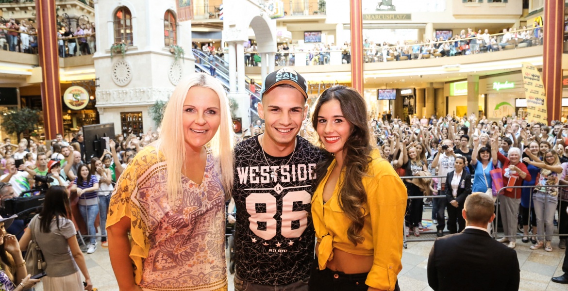 © RAHMANOVIC Jasmina/cityfoto Autogrammstunden - Plus City